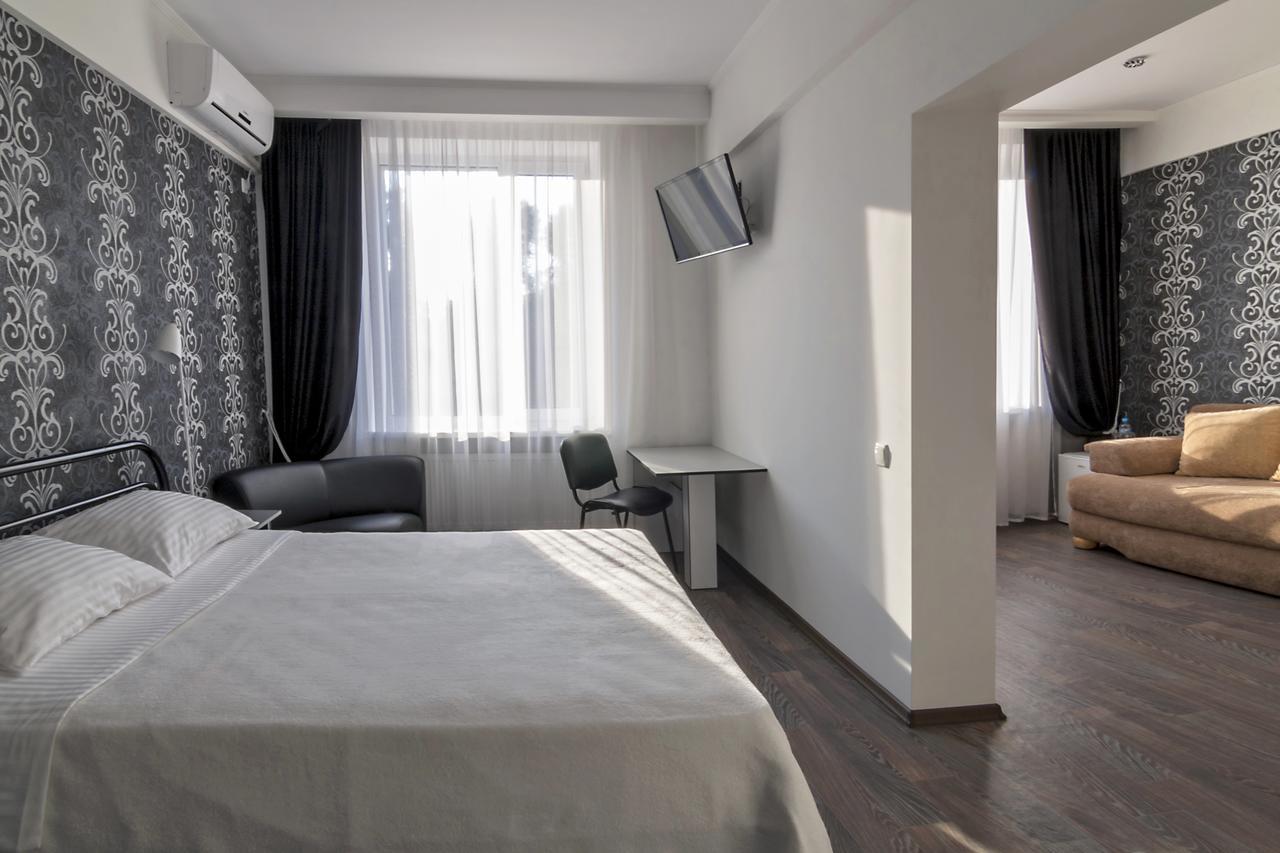 Centralny Hotel Kryvyi Rih Exterior foto